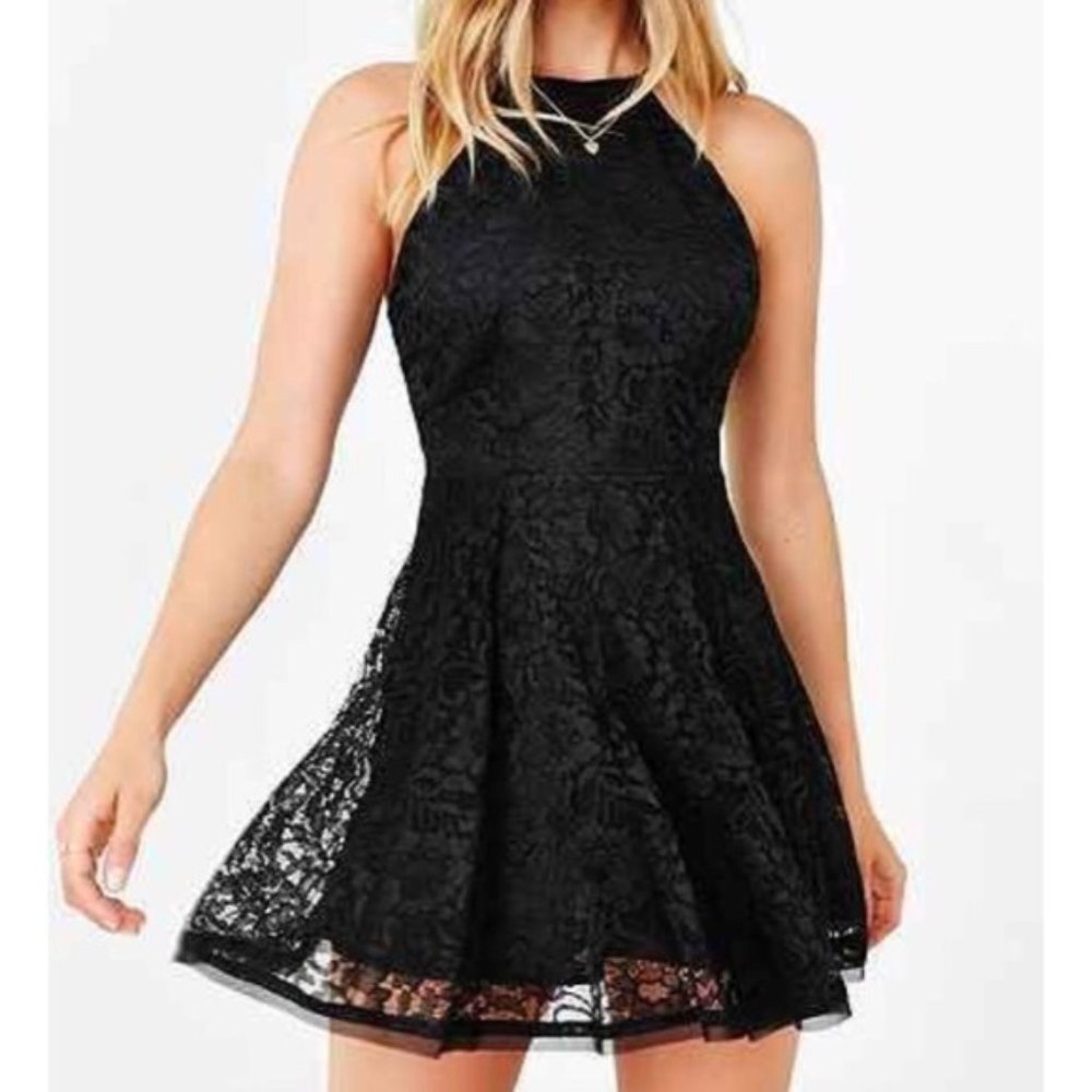 Kimchi Blue Loraine Plum high neck lace skater dress